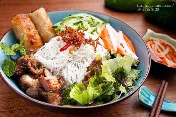 quan-an-ngon-o-nha-trang-bun-thit-nuong quan-an-ngon-o-nha-trang-bun-thit-nuong