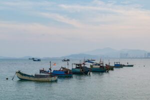 Thuyền đánh cá neo trên vịnh Nha Trang, xứ biển nổi tiếng với nước mắm nhĩ